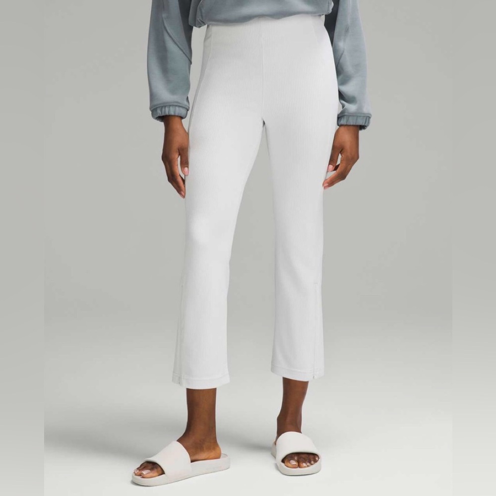 Lululemon Ribbed Softstreme Zip-leg HR Crop 25”